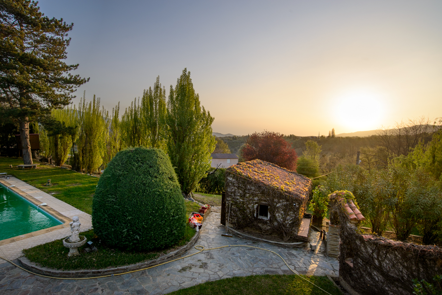 lever du soleil depuis la terrasse du gîte